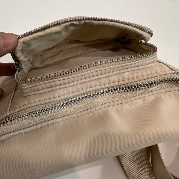 🤎Bershka Shoulder Bag - Tan (NWT)🤎 - Picture 7 of 11